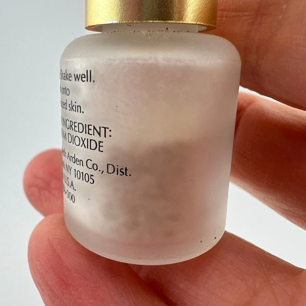 Elizabeth Arden Flawless Finish Matte Makeup Mini .25 oz Vintage Half Full